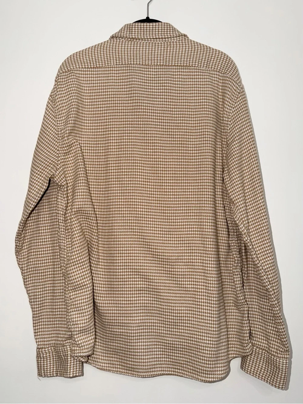 Banana Republic Men’s L Tan Houndstooth Untucked Shirt Longsleeve Button Down